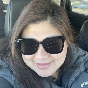 Meet your Posher, Shelinmae